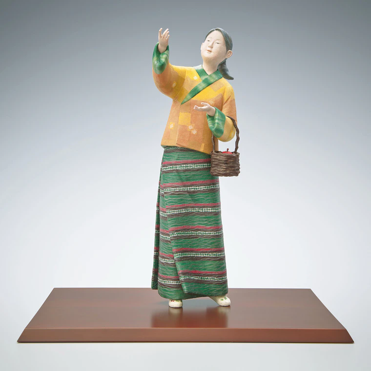 photo “Garden of happiness”. Formed with tōso over wooden core and covered with washi paper.