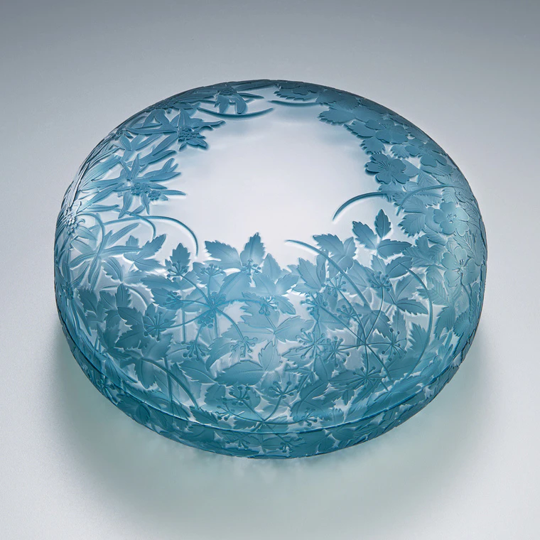 写真：硝子蓋物「天空の華」
