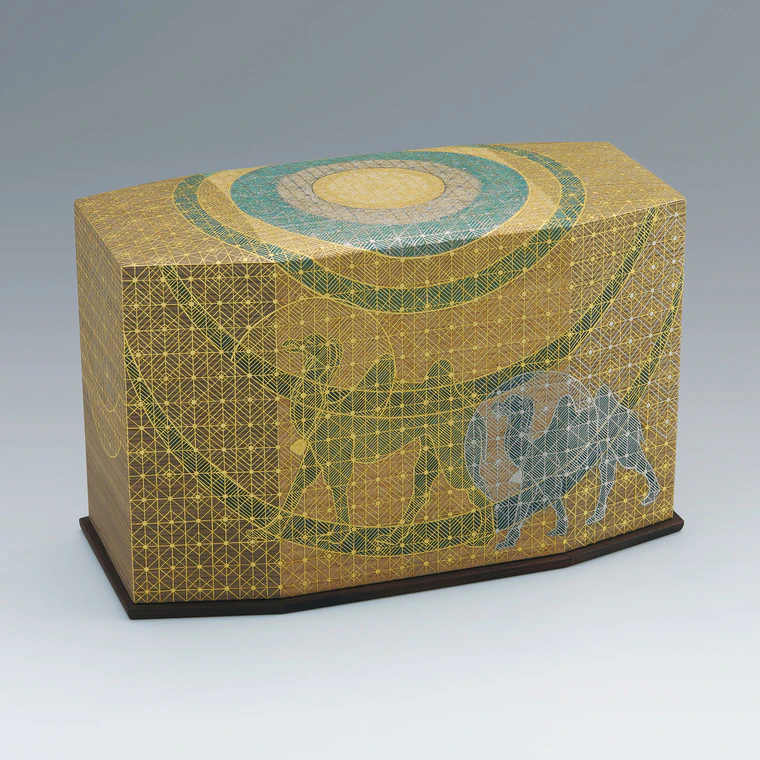 photo Coffer with design in kirikane. “The desert under the moon”