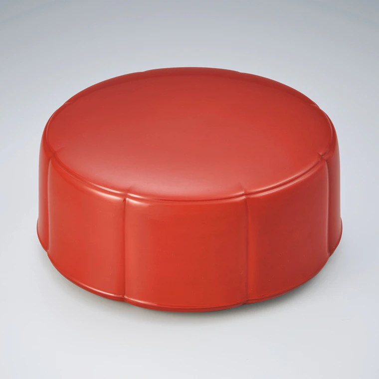 photo Kanshitsu covered box with red urushi coating.