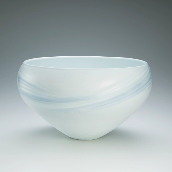 青白磁花器「流映2022」(浦郷 壮)｜ギャラリージャパン