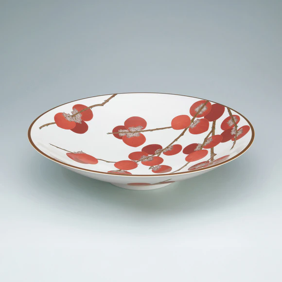 有田焼、十二代酒井田柿右衛門、『白磁葡萄陽刻紋丼鉢』、銘「柿右衛門」有 有田焼、十二代酒井田柿右衛門作、『白磁陽刻葡萄紋丼鉢』、