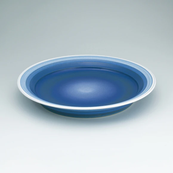 Blue matte flat dish in kakewake style.