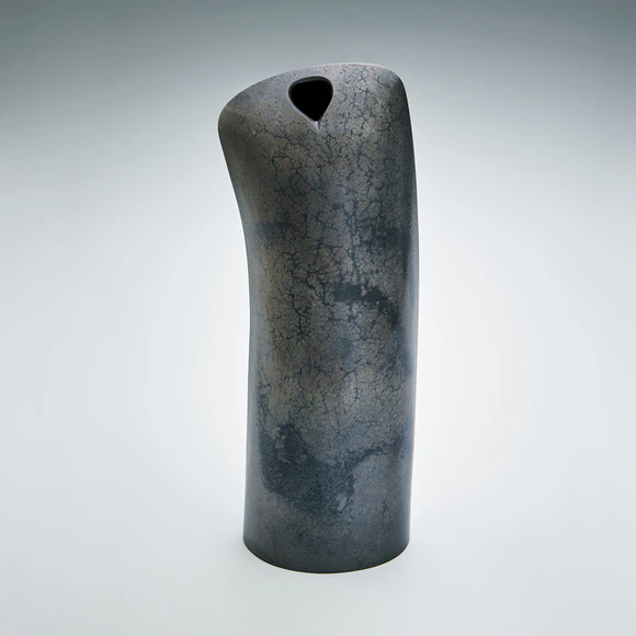 Single Flower Vase of Rōgin "Amatsu Otome"