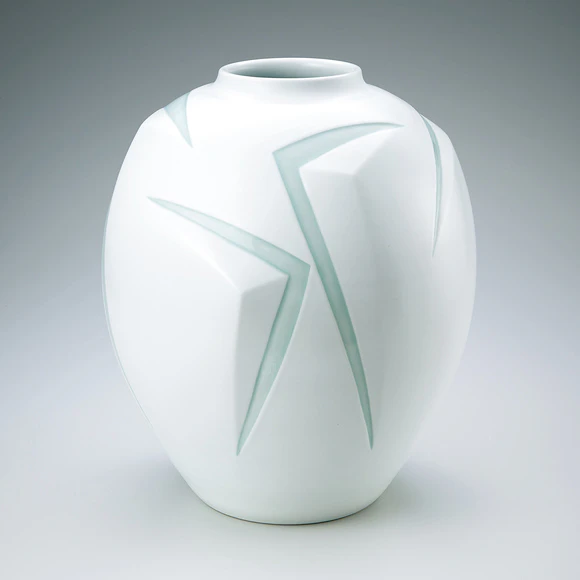 明　白磁　線彫　壺 明 白磁 線彫 壺 明 白磁 線彫 壺