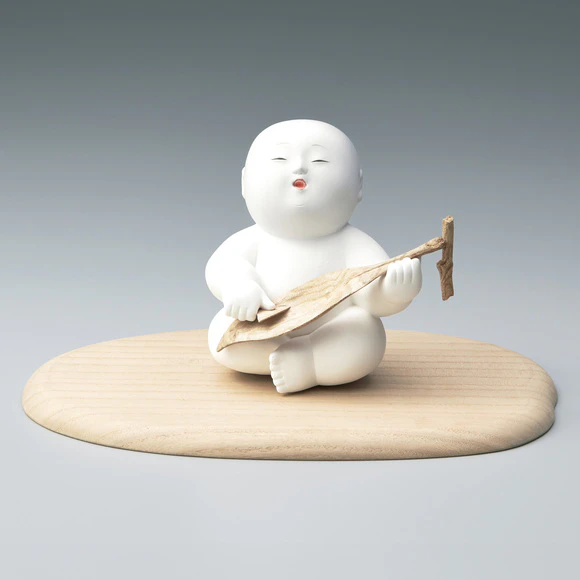 “Fallen leaves”. Wood sculpture coated with white wash.