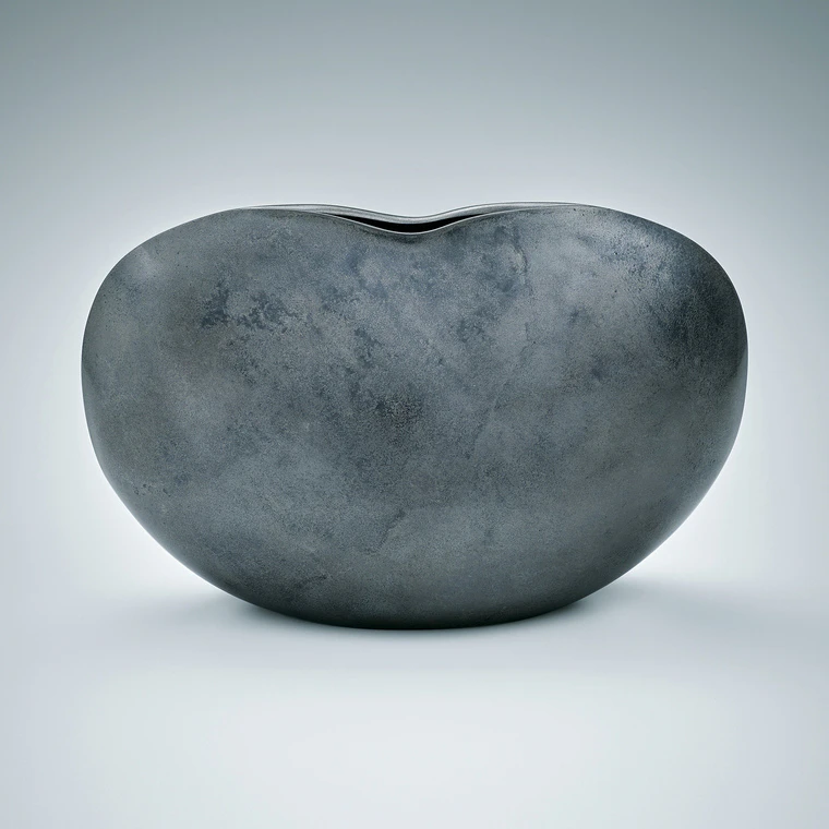 photo Flower Vessel of Rōgin “Thought on Clouds”