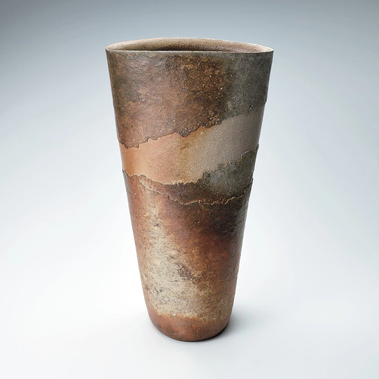 photo Bizen Flower Vessel of Mixed Clay