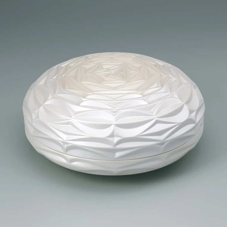 photo Vessel with Decoration “Solitary Light/Origin”