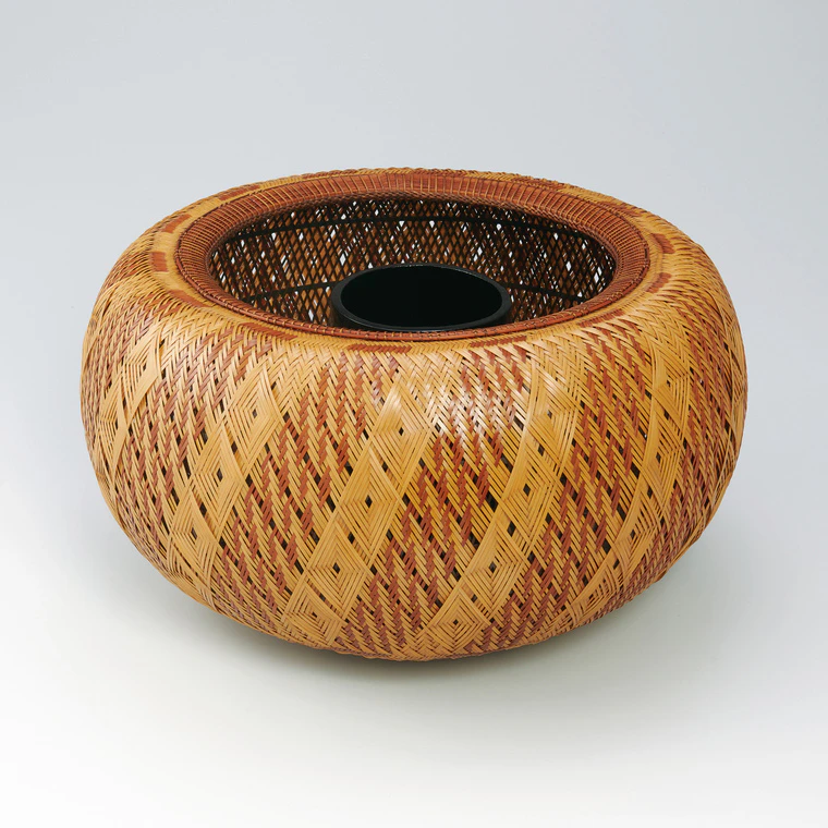 photo Flower Basket with Diamond Design in Kasane-ami Weave “Lotus Flower Formed of Diamond Shapes”