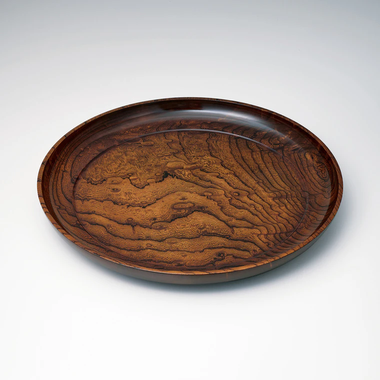 photo Dish of Zelkova Wood Finished in Wiped Urushi
