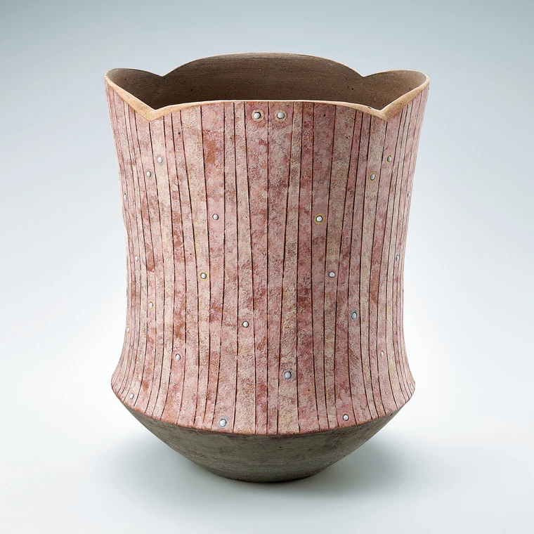 写真：粉泥古彩線刻器「天平の華」