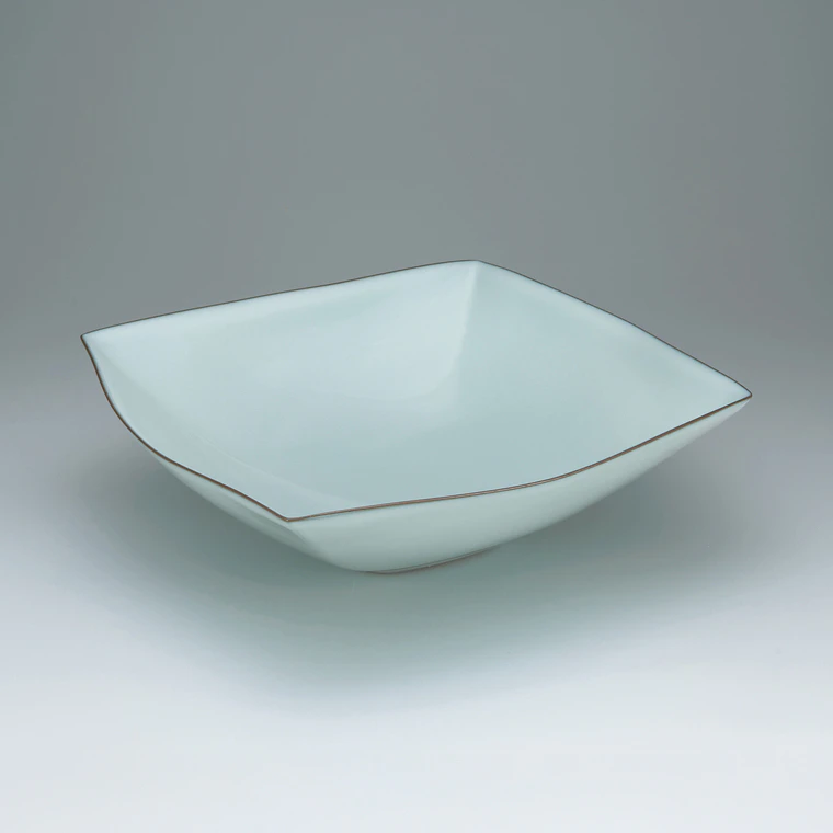 photo Nakano Square Bowl with Moon White Glaze