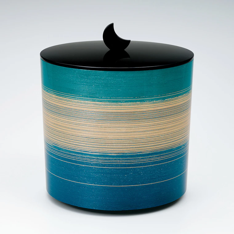 photo Tea Ceremony Fresh Water Jar with Design of Ripples in Kinma