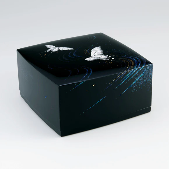 Box with Design in Mother-of-pearl Inlay and Makie “Butterfly, Flower and Water Design”