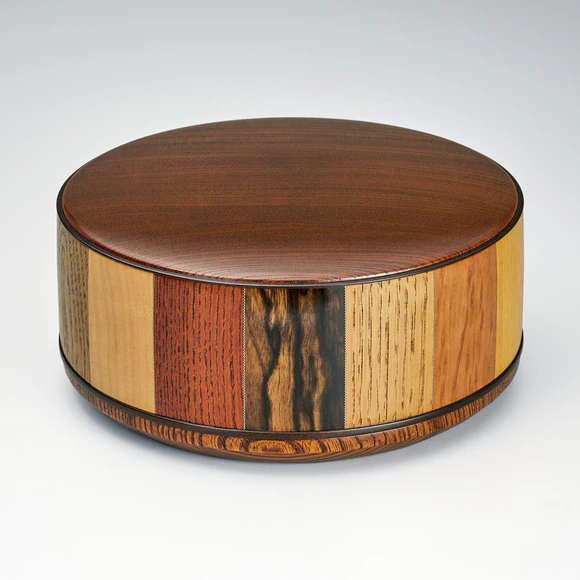 Covered Box of Zelkova Wood with Sixteen Kinds of Marquetry