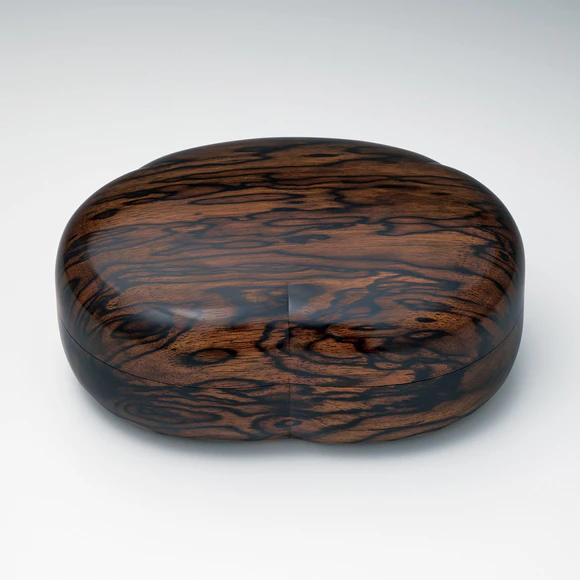 Covered Food Box of Persimmon Wood with Black Streaks “Wealth”