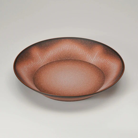 Plate with Dawn Color Decoration and Line Design