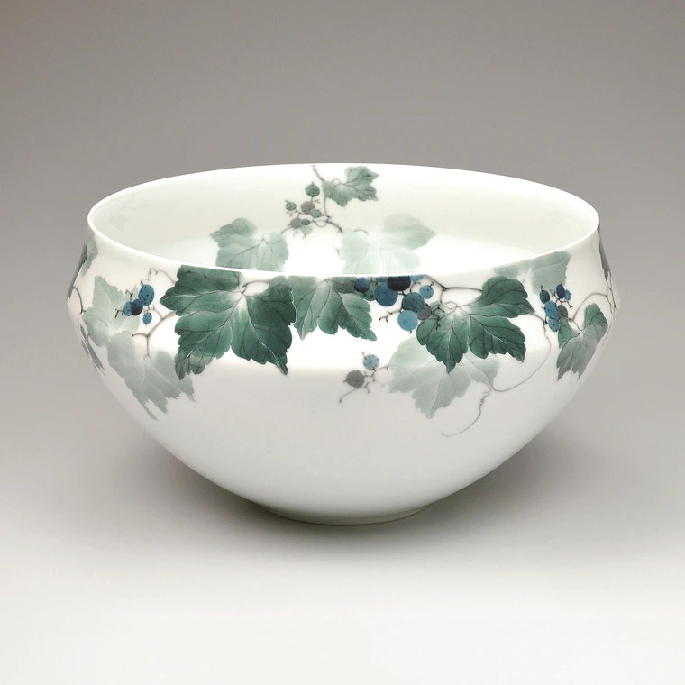 photo Bowl with Underglaze Blue Design "Wild Grapes"