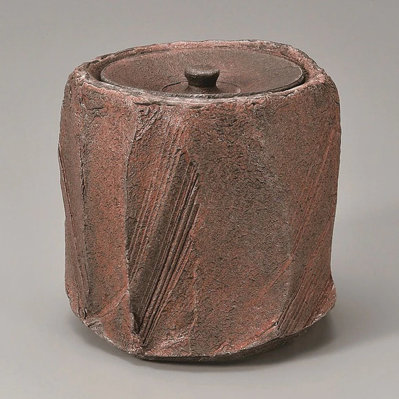 Fresh Water Jar with Scraped Design