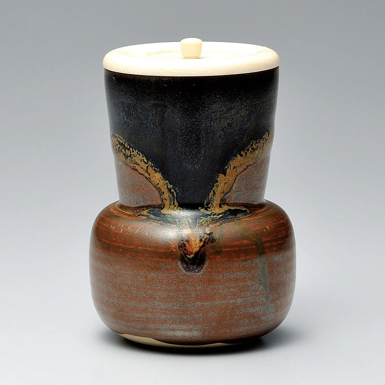 photo Takatori Tea Caddy with Wide Mouth and Round Body