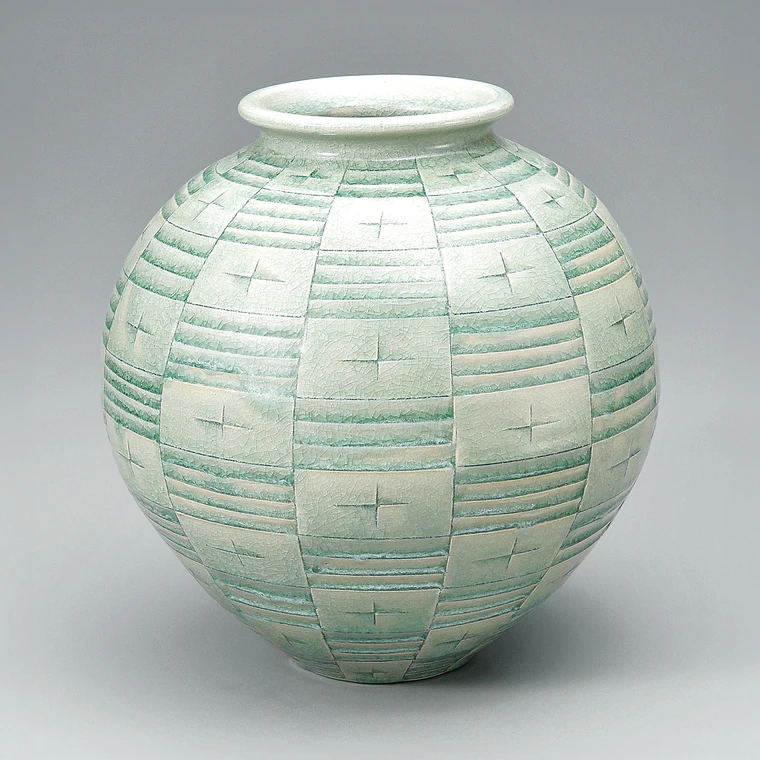 photo Ofuke Ware Jar with Engraved Design