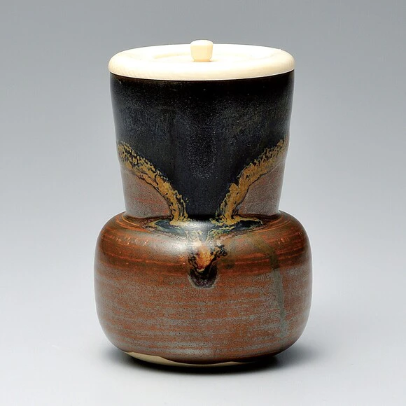 Takatori Tea Caddy with Wide Mouth and Round Body