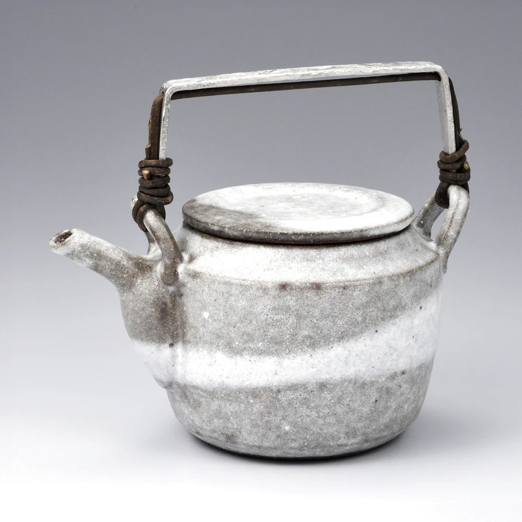 photo 白釉掛分土瓶