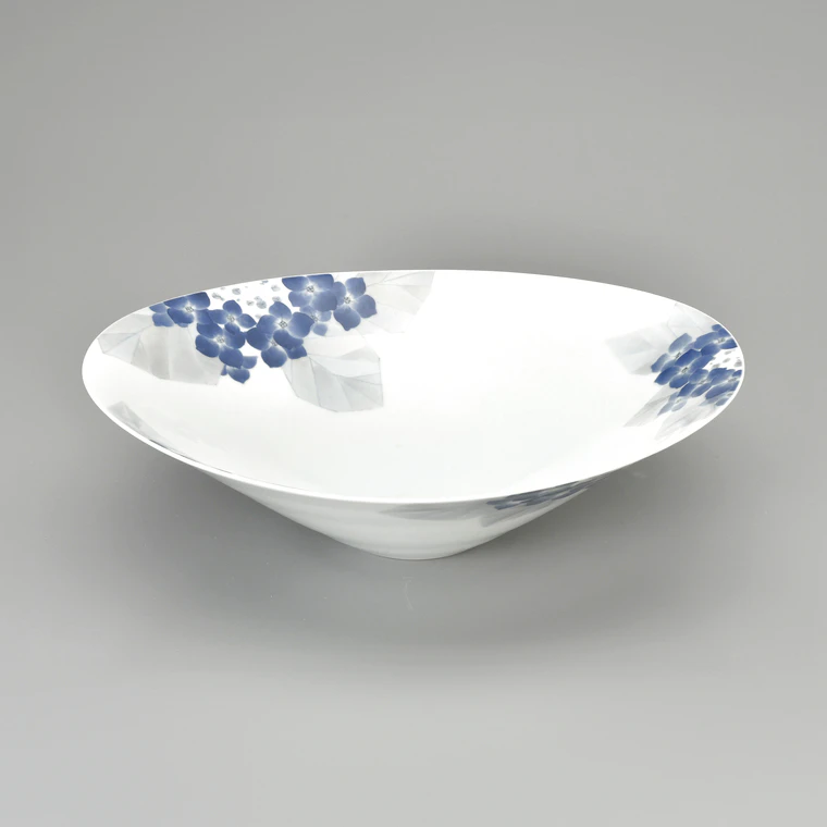 photo Bowl with Underglaze Blue Design "Hydrangea"