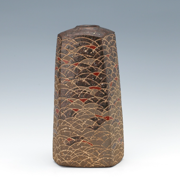 photo Pentagonal Vase with Grass Design in Colored Glaze