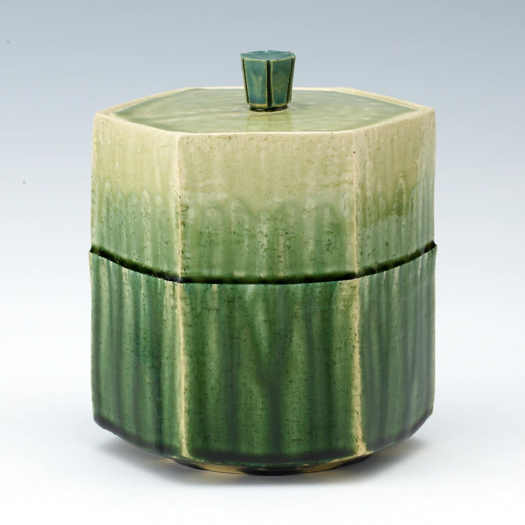 photo Tea Ceremony Fresh Water Jar with Green Glaze