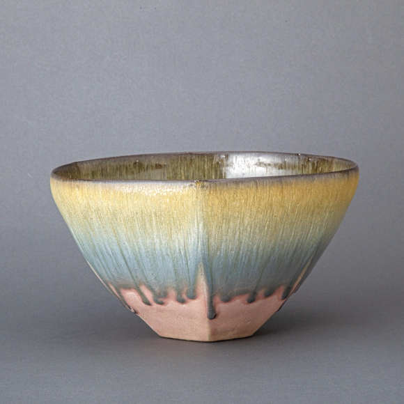 Bowl with Ash Glaze and Colored Decoration