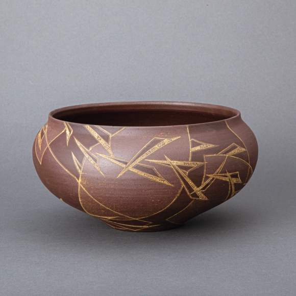 Bowl with black glaze in kakewake style and inlay decoration