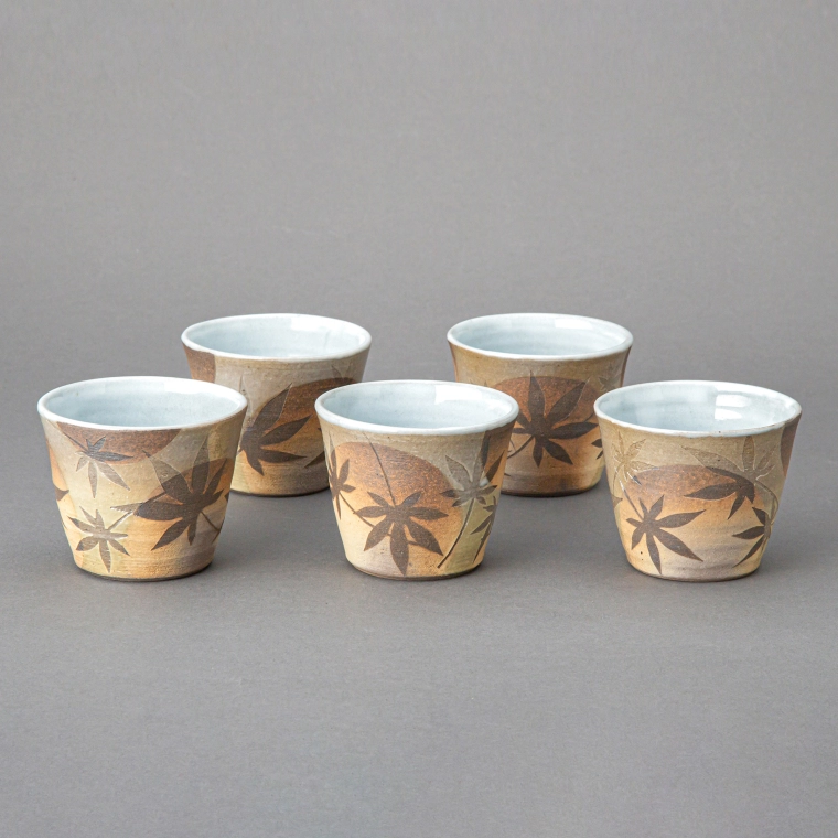 photo Set of Soba Cups with Maple Leaf Pattern in Colored Slip