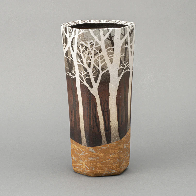 photo Hexagonal Flower Vase with Tree Design in Inlay and Colored Slip Decoration