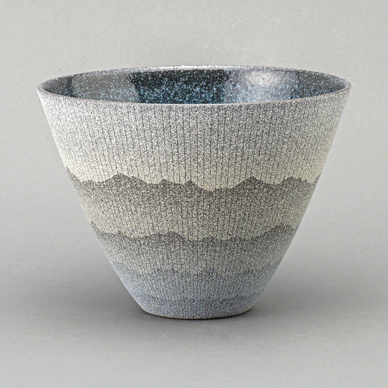photo Bowl with Ridgeline Design in Colored Slip
