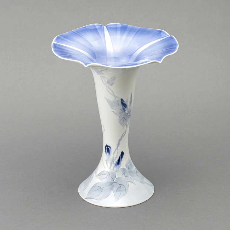 photo Vase with underglaze blue design "Morning glory"