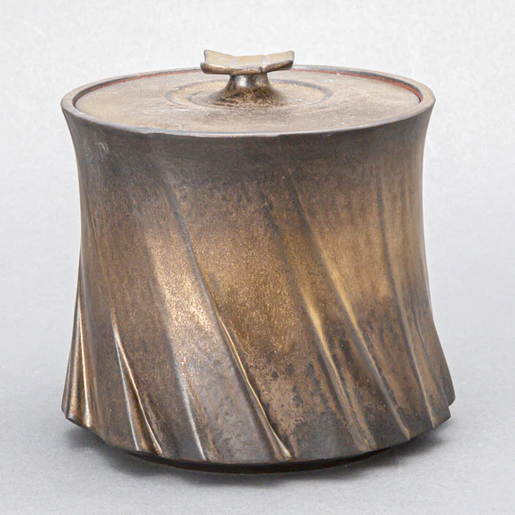 Fresh Water Jar with Moonlight Colored Glaze
