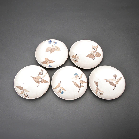 勝田文博　和紙染 草花文 茶碗　今泉今右衛門 和紙染紫陽花文花器(勝田 文博)｜ギャラリージャパン