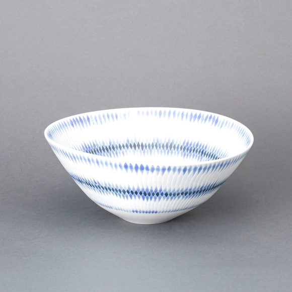Bowl with Design in Underglaze Blue and Yu-hajiki Rippling