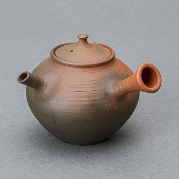 Teapot with kiln mutation effects