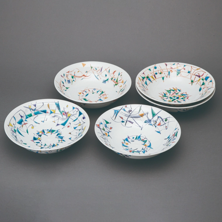 photo Set of Bowls with Geometric Design in Overglaze Enamel