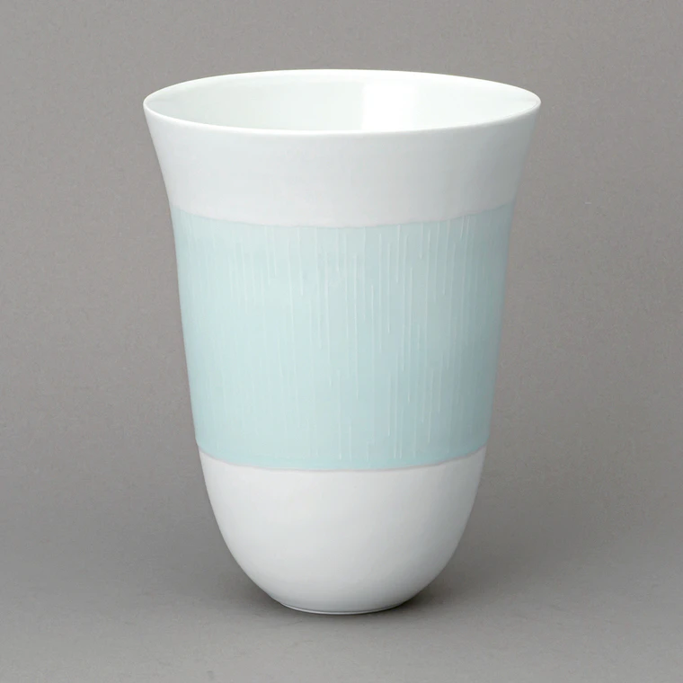 photo Bowl with White Porcelain, Kake-wake (Partial Glazing) and Linear Design
