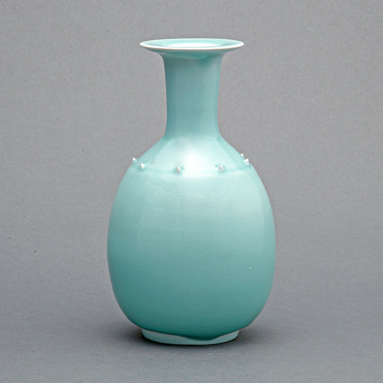 青磁花生 砧青磁花生(Yoshihiro Kumamoto) ｜Gallery Japan