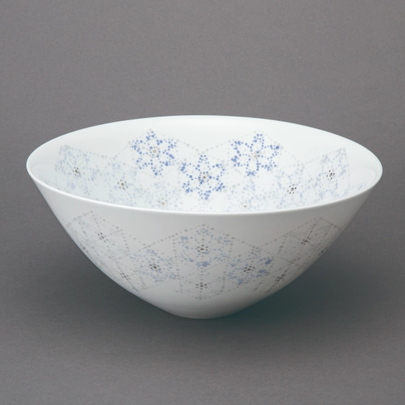 White Porcelain Bowl with Overglaze and Underglaze Decoration