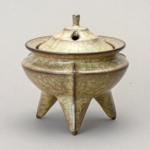 Beishoku (Rice-colored) Celadon Incense Burner