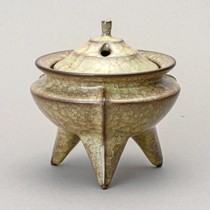 Beishoku (Rice-colored) Celadon Incense Burner