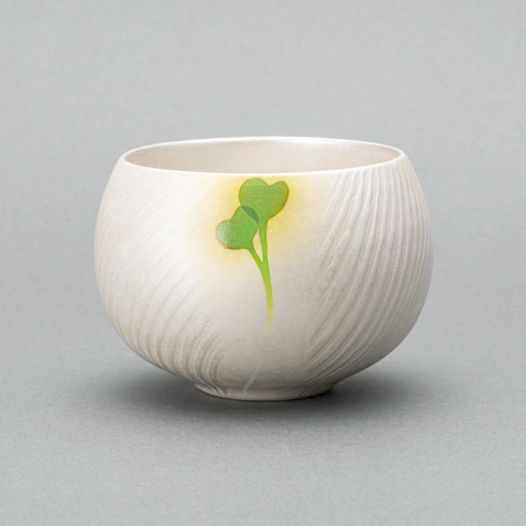 photo Tea Bowl with Radish Sprout Design in Silver and Colored Slip