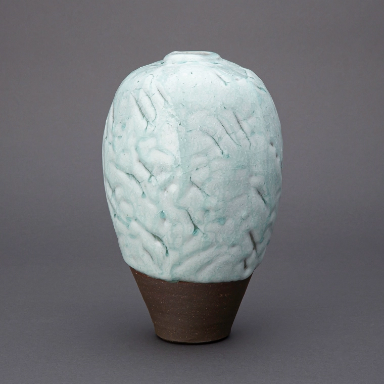 photo Flat Jar with Ash Glaze and Three Colored Glaze