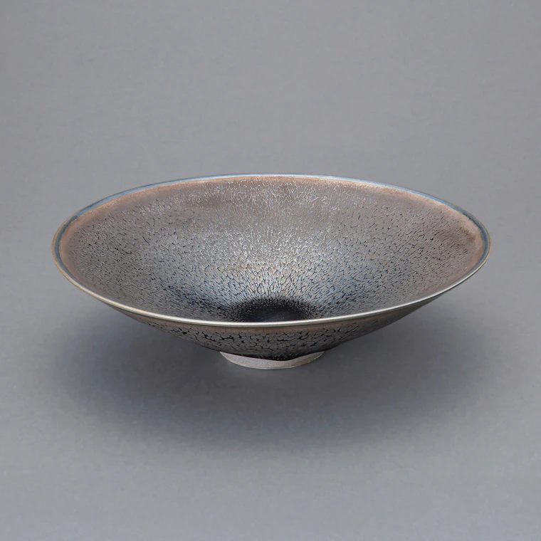 photo Bowl with Yuteki (Oil Spot) Glaze and Silver Scale Pattern
